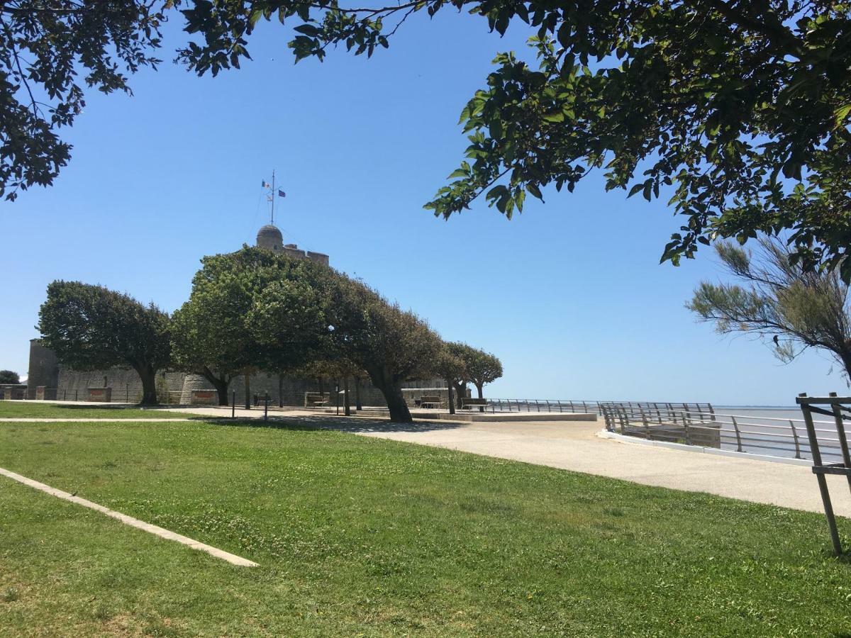 Petit nid à 50m de la plage au coeur de Fouras Extérieur photo